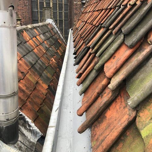 Oude dakgoot weer helemaal nieuw Dakgoot in Middelharnis reparatie